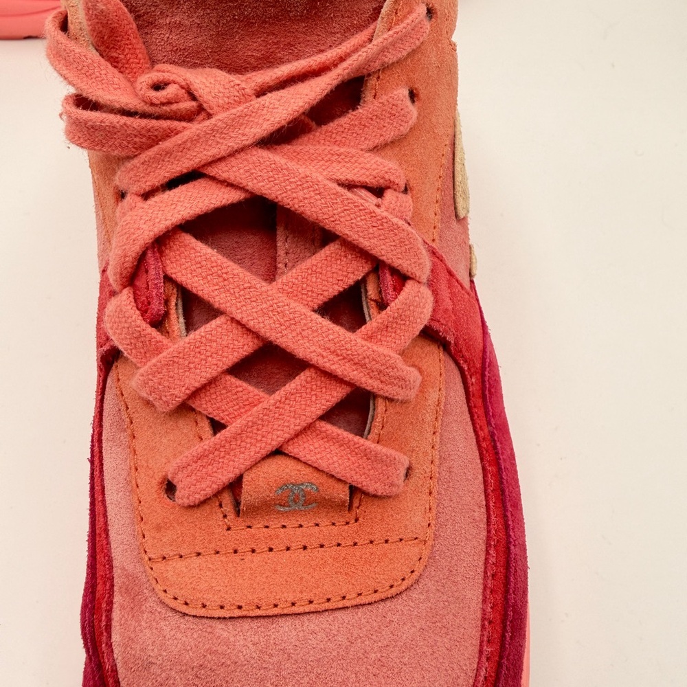 CHANEL Suede CC Logo Women's Pink and Red Sneakers - Picture 11 of 12